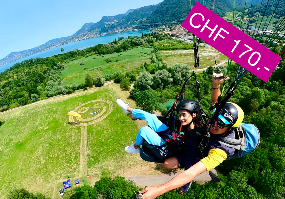 Un étudiant fait du parapente biplace à Montreux, Villeneuve